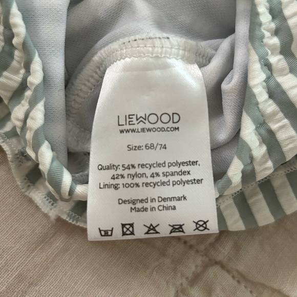 NWOT Liewood Anti-UV one piece Swimsuit Sillie. Light Blue - Picture 6 of 7